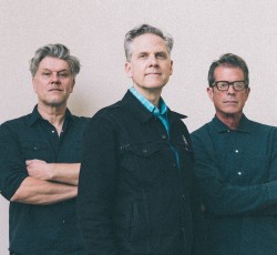 Οι Calexico απόγευμα Κυριακής στο Gagarin 205 