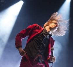 Καρδιακή προσβολή υπέστη ο Dennis Lyxzén των Refused 