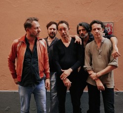 Οι dEUS στην Αθήνα για μία συναυλία 