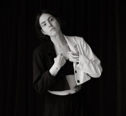 H Emma Ruth Rundle για δύο συναυλίες στην Ελλάδα 