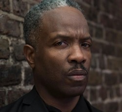 Αποχώρησε ο Eugene S. Robinson από τους Oxbow έπειτα από 36 χρόνια 