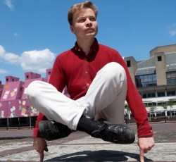 Προσωπικό δίσκο θα κυκλοφορήσει ο Geordie Greep των Black Midi