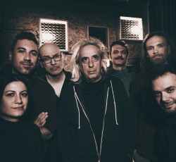 Πρόωρο τέλος για την καλοκαιρινή περιοδεία του Γιάννη Αγγελάκα 