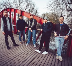 Οι High Vis ανακοίνωσαν την άφιξη του "Guided Tour"