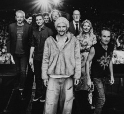 Οι James επιστρέφουν στην Ελλάδα 