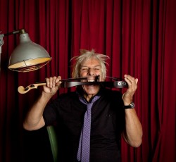 Νέος δίσκος και single από τον John Cale 