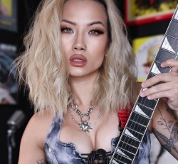 Η Kiki Wong στους Smashing Pumpkins 