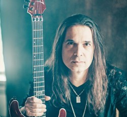 Νέα κομμάτια και video από Kiko Loureiro, All That Remains και Spy
