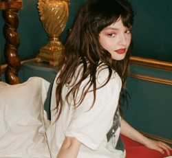 Και επίσημα καθ' οδόν το ντεμπούτο άλμπουμ της Lauren Mayberry 