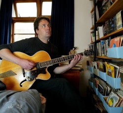 Έφυγε από τη ζωή ο ιδρυτής των The Chills, Martin Phillipps 