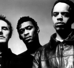 26η επέτειος για το "Mezzanine" των Massive Attack 