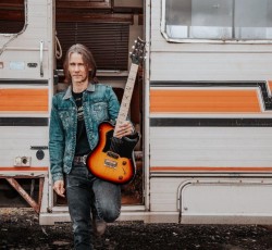 Ακούστε το νέο single του Myles Kennedy