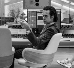 Ακούστε το "Frogs" από τους Nick Cave & The Bad Seeds