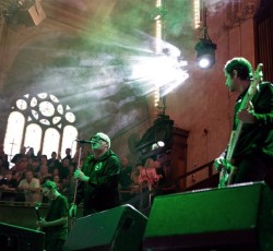 Η πρώτη συναυλία των Puressence στο Manchester δείχνει τον δρόμο για την Αθήνα 