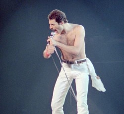 Οι Queen κυκλοφορούν το live album και video "Queen Rock Montreal" 