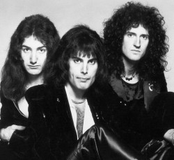 Αντί δεκαψήφιου ποσού μεταβιβάζεται ο κατάλογος των Queen 