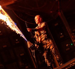 Το πρόγραμμα για τη μεγάλη συναυλία των Rammstein στο Ολυμπιακό Στάδιο 