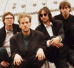 Επί σκηνής επανένωση για τους R.E.M. 