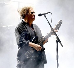 Οι Cure φαίνεται πως επιβεβαίωσαν τη δισκογραφική τους επιστροφή έπειτα από 16 χρόνια 