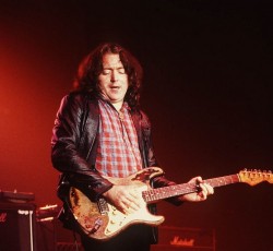 Ο Joe Bonamassa τιμά τον Rory Gallagher με δύο συναυλίες στην Ιρλανδία 