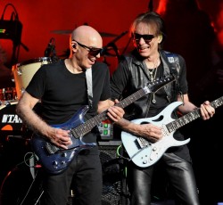 Joe Satriani και Steve Vai συνεργάζονται για πρώτη φορά σε studio ηχογράφηση
