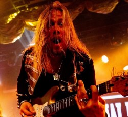 Επέστρεψε στους Sabaton ο Thobbe Englund
