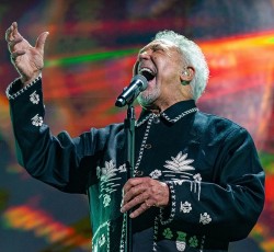 O Tom Jones στο Sani Festival 2024 