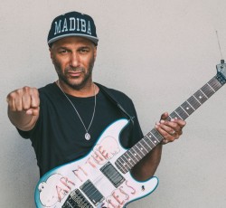 Ο θρύλος Tom Morello special guest στους Smashing Pumpkins 