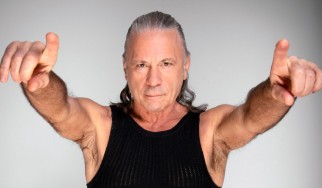 Η περιοδεία του Bruce Dickinson ξεκίνησε με δύο συναυλίες στο θρυλικό Whisky A Go Go