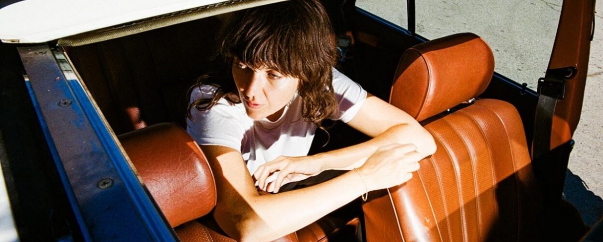 Η Courtney Barnett επιστρέφει με νέα μουσική