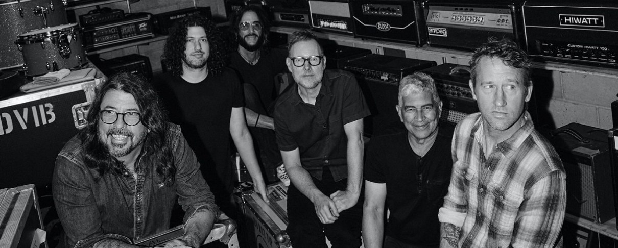 Οι Foo Fighters επιστρέφουν με το "Asking For A Friend"