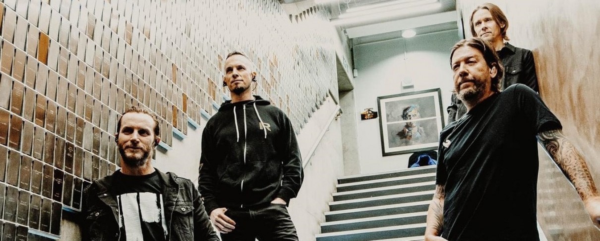 Οι Alter Bridge κυκλοφορούν το "Playing Aces"