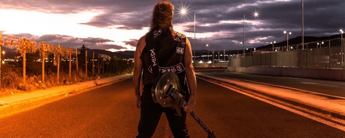 Τρίτος προσωπικός δίσκος για τον Σάκη Τόλη