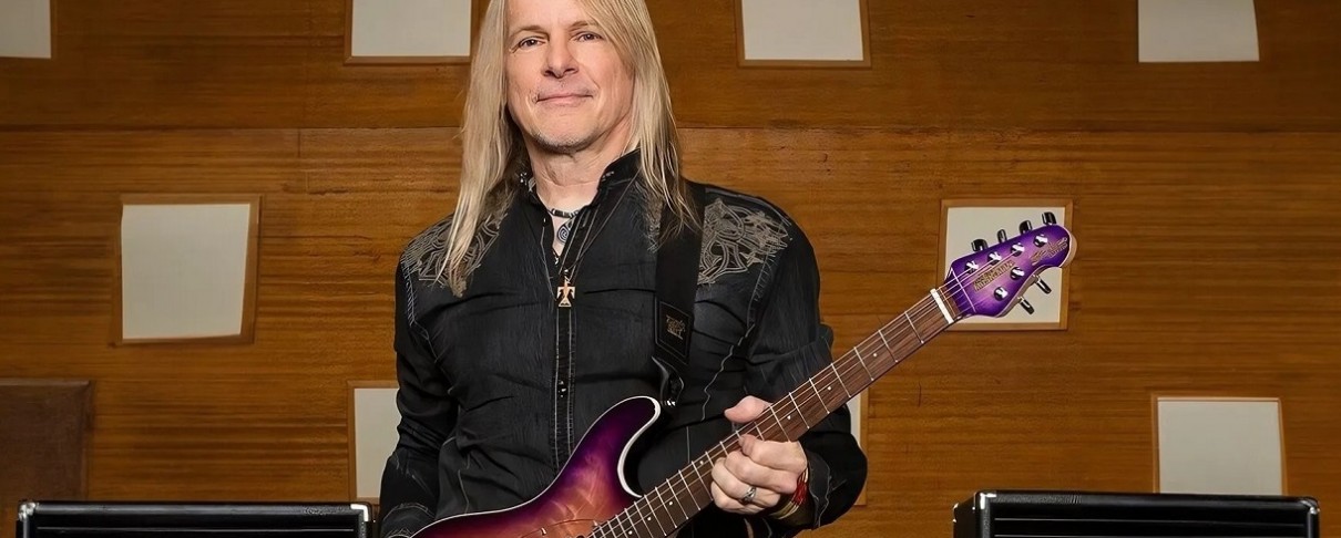 Αιχμές για την αποχώρησή του από τους Deep Purple αφήνει ο Steve Morse