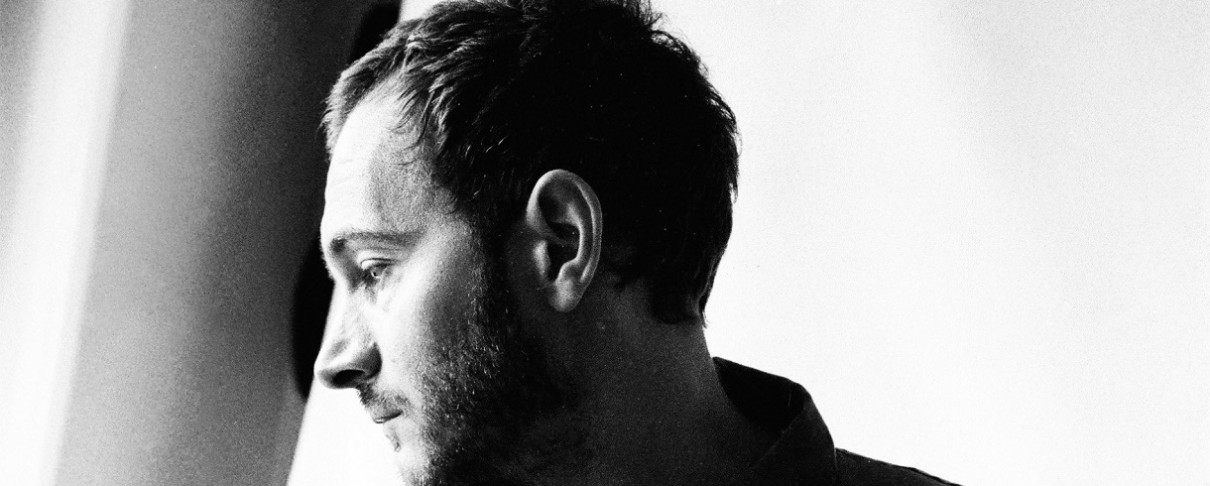 O Tom Smith των Editors ζωντανά και στην Αθήνα