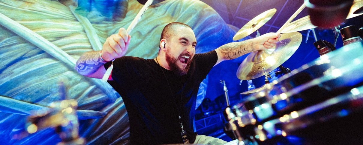 O Greyson Nekrutman αντικαθιστά τον Alex Bent στους Trivium
