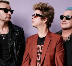 Οι Green Day αποκάλυψαν το "Smash It Like Belushi" 