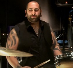 Απεβίωσε ο Aaron Rossi, πρώην ντράμερ των Ministry και Prong 