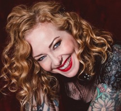 Η Anneke Van Giersbergen ζωντανά σε Αθήνα, Λάρισα και Θεσσαλονίκη