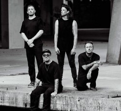 Οι Architects αποκάλυψαν το single "Everything Ends" 