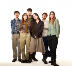 Ακούστε το "Happy Birthday" των Black Country, New Road 