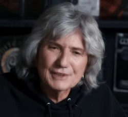 Ο David Coverdale ανακοίνωσε την αποχώρησή του από την ενεργό δράση 