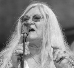 Έφυγε από τη ζωή η Donna Jean Godchaux των Grateful Dead 