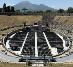 Οι Dream Theater έπαιξαν ολόκληρο το "Echoes" των Pink Floyd στην Πομπηία
