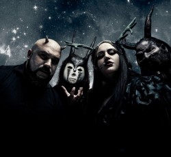 Οι Enemy Of Reality διασκευάζουν το παραδοσιακό "Δεν Σε Θέλω Πια" 