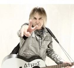 Έφυγε από τη ζωή ο Mike Peters των The Alarm
