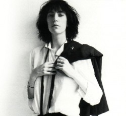 H Patti Smith ανακοίνωσε επετειακή επανέκδοση του "Horses"