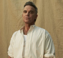 Με Tony Iommi και Glenn Hughes το νέο single του Robbie Williams 