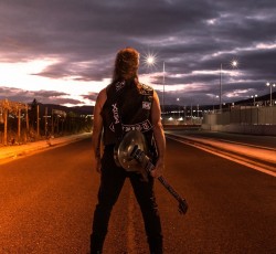 Τρίτος προσωπικός δίσκος για τον Σάκη Τόλη 