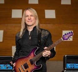 Αιχμές για την αποχώρησή του από τους Deep Purple αφήνει ο Steve Morse 